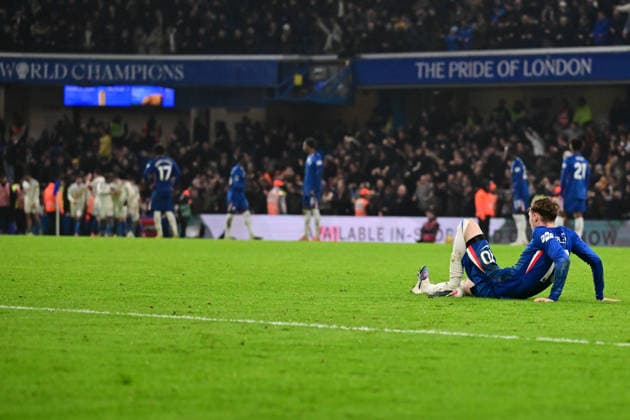 Chelsea v Leeds United, Premier League Chelsea midfielder Cole Palmer (10) sits and watches The Leeds United players celebrate Leeds United forward Noah Okafor (19) equaliser 2-2 during the Premier League match between Chelsea and Leeds United at Stamford Bridge, London, UK on 10 February 2026. London Stamford Bridge Greater London UK Editorial use only DataCo restrictions apply See www.football-dataco.com , Copyright: xDennisxGoodwinx PSI-23726-0052