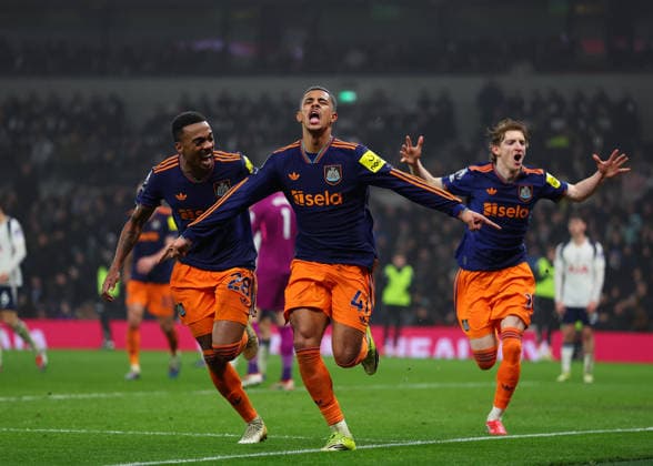 10th February 2026; Tottenham Hotspur Stadium, London, England; Premier League Football, Tottenham Hotspur versus Newcastle United; Jacob Ramsey of Newcastle United of Newcastle United celebrates after scoring his sides 2nd goal in the 68th minute to make it 1-2  JohnxPatrickxFletcher Content restricted for UK based newspaper