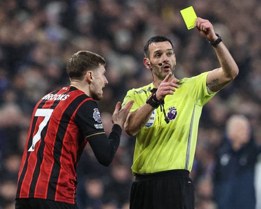 Premier League Everton v Bournemouth Referee Andy Madley gives a yellow card to David Brooks of Bournemouth during the Premier League match Everton vs Bournemouth at Hill Dickinson Stadium, Liverpool, United Kingdom on 10 February 2026 (Photo by Alfie Cosgrove News Images) Liverpool Hill Dickinson Stadium Merseyside United Kingdom Copyright: xAlfiexCosgrove NewsxImagesx