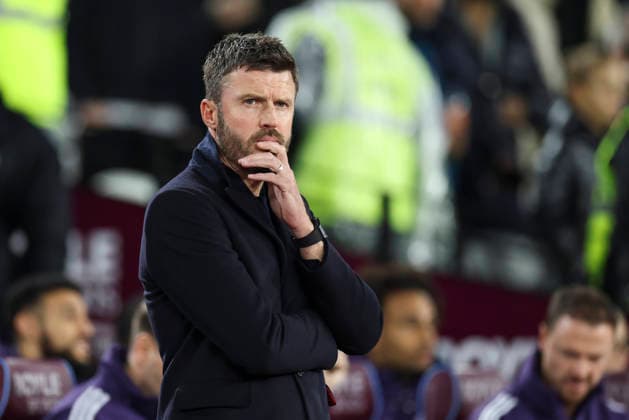 West Ham United v Manchester United, ManU Premier League Manchester United head coach Michael Carrick looks on during the West Ham United v Manchester United Premier League match at the London Stadium, London, England on 10 February 2026 Credit: Phil Duncan Every Second Media Editorial use only. All images are copyright Every Second Media Limited. No images may be reproduced without prior permission. All rights reserved. Premier League and Football League images are subject to licensing agreements with Football DataCo Limited. see https: www.football-dataco.com Copyright: xIMAGO EveryxSecondxMediax ESM-1794-0006 PhilxDuncanx xEveryxSecondxMediax