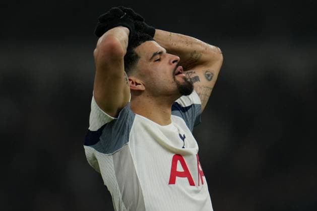 Dominic Solanke of Tottenham Hotspur reacts after failing to score Tottenham Hotspur v Newcastle United, Premier League, Football, Tottenham Hotspur Stadium, London, UK - 10 Feb 2026London Tottenham Hotspur Stadium United Kingdom EDITORIAL USE ONLY No use with unauthorised audio, video, data, fixture lists, club league logos or live services. Online in-match use limited to 120 images, no video emulation. No use in betting, games or single club league player publications.  Copyright: xJoexToth Shutterstockx 16537168ao