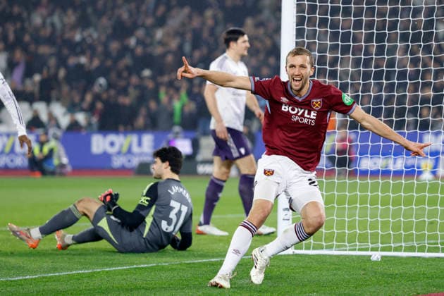 West Ham United v Manchester United, ManU - Premier League Tomas Soucek of West Ham United celebrates 1st goal during the Premier League match between West Ham United and Manchester United at London Stadium on February 10, 2026 in London, England. WARNING! This Photograph May Only Be Used For Newspaper And Or Magazine Editorial Purposes. May Not Be Used For Publications Involving 1 player, 1 Club Or 1 Competition Without Written Authorisation From Football DataCo Ltd. For Any Queries, Please Contact Football DataCo Ltd on +44 (0) 207 864 9121 London London Stadium England United Kingdom Copyright: xAllstarxPicturexLibraryxLtdx