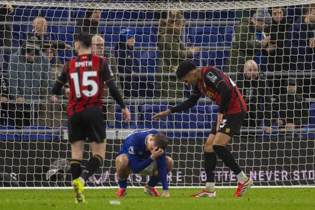 Football - FA Premier League - Everton FC v Bournemouth AFC LIVERPOOL, ENGLAND - Tuesday, February 10, 2026: Everton s Kiernan Dewsbury-Hall is consoled by Bournemouth s James Hill (R) after the FA Premier League match between Everton FC and Bournemouth AFC at Bramley-Moore Dock. The game ends 1-2. (Photo by David Rawcliffe Propaganda) LIVERPOOL Bramley-Moore Dock MERSEYSIDE ENGLAND  Copyright: xDavidxRawcliffex P2026-02-10-Everton_Bournemouth-78