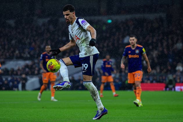 Tottenham Hotspur v Newcastle United, Premier League Tottenham Hotspur Forward Dominic Solanke (19) during the Premier League match between Tottenham Hotspur and Newcastle United at Tottenham Hotspur Stadium, London, UK on 10 February 2026. London Tottenham Hotspur Stadium London UK Editorial use only DataCo restrictions apply See www.football-dataco.com , Copyright: xChrisxFoxwellx PSI-23717-0080