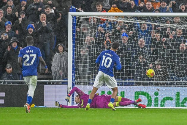 Everton v Bournemouth Premier League Iliman Ndiaye of Everton scores the first goal for his team during the Premier League match at the Hill Dickson Stadium, Liverpool 10 02 2026 UK Newspapers OUT Copyright: xKarlxVallantinex FIL-22953-0024