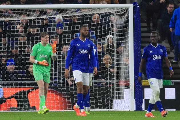 10th February 2026; Hill Dickinson Stadium, Liverpool, England; Premier League Football, Everton versus AFC Bournemouth; Everton goalkeeper Jordan Pickford reacts after Bournemouth& x2019;s second goal fore 1-2 after 64 minutes  DavidxBlunsden Content restricted for UK based newspaper