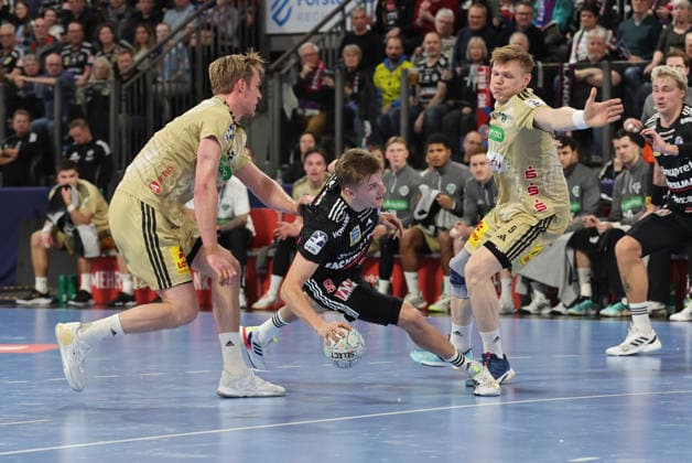 10.02.2026 - Handball - 1. Bundesliga DAIKIN HBL - Saison 2025 2026 - 20. Spieltag: HC Erlangen Metropolregion Nürnberg HCE - TSV Hannover-Burgdorf ( Die Recken ) - DaMa - xdaxmax - Marian Michalczik (22, TSV Hannover-Burgdorf ) Sander Andreassen Overjordet ( 8, HC Erlangen HCE ) Vilhelm Poulsen (9, TSV Hannover-Burgdorf )
