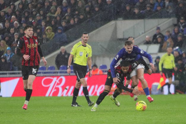 Everton v Bournemouth, Premier League Amine Adli of AFC Bournemouth and Kiernan Dewsbury-Hall of Everton during the Premier League match between Everton and Bournemouth at Hill Dickinson Stadium, Liverpool, UK on 10 February 2026. Liverpool Hill Dickinson Stadium Merseyside UK Editorial use only DataCo restrictions apply See www.football-dataco.com , Copyright: xAlunxRobertsx PSI-23724-0039
