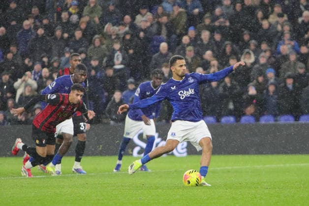 Everton v Bournemouth, Premier League Iliman Ndiaye of Everton scores their first goal from the penalty spot during the Premier League match between Everton and Bournemouth at Hill Dickinson Stadium, Liverpool, UK on 10 February 2026. Liverpool Hill Dickinson Stadium Merseyside UK Editorial use only DataCo restrictions apply See www.football-dataco.com , Copyright: xAlunxRobertsx PSI-23724-0041