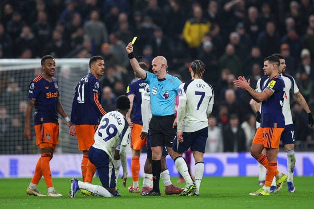 Tottenham Hotspur v Newcastle United, Premier League Yellow Card shown by Match Referee Anthony Taylor to Newcastle United Midfielder Jacob Ramsey (41) during the Premier League match between Tottenham Hotspur and Newcastle United at Tottenham Hotspur Stadium, London, UK on 10 February 2026. London Tottenham Hotspur Stadium London UK Editorial use only DataCo restrictions apply See www.football-dataco.com , Copyright: xChrisxFoxwellx PSI-23717-0094