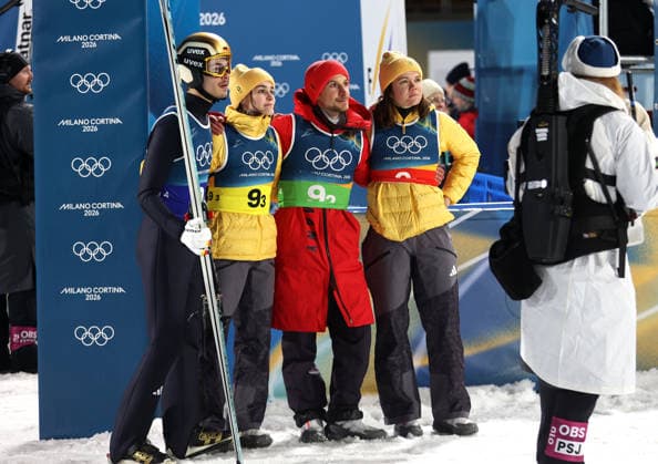Olympische Winterspiele, Olympia, Skispringen, Mixed Team, Normalschanze, Val di Fiemme, Predazzo, Olympiaschanze Hier das Team Deutschland, am Ende Platz vier, RAIMUND Philipp (GER), FREITAG Selina (GER), HOFFMANN Felix (GER), REISCH Agnes (GER) (v.l.n.r.) *** Olympic Winter Games, Olympics, Ski Jumping, Mixed Team, Normal Hill, Val di Fiemme, Predazzo, Olympic Hill Here the German team, fourth place in the end, RAIMUND Philipp GER , FREITAG Selina GER , HOFFMANN Felix GER , REISCH Agnes GER f l n r