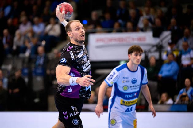 Stuttgart: HBL- 25 26 - TVB Stuttgart - ThSV Eisenach Kai Häfner Haefner (Stuttgart) Stuttgart Porsche Arena Baden-Württemberg Deutschland