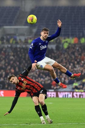 10th February 2026; Hill Dickinson Stadium, Liverpool, England; Premier League Football, Everton versus AFC Bournemouth; Kiernan Dewsbury-Hall of Everton wins a header from David Brooks of Bournemouth  DavidxBlunsden