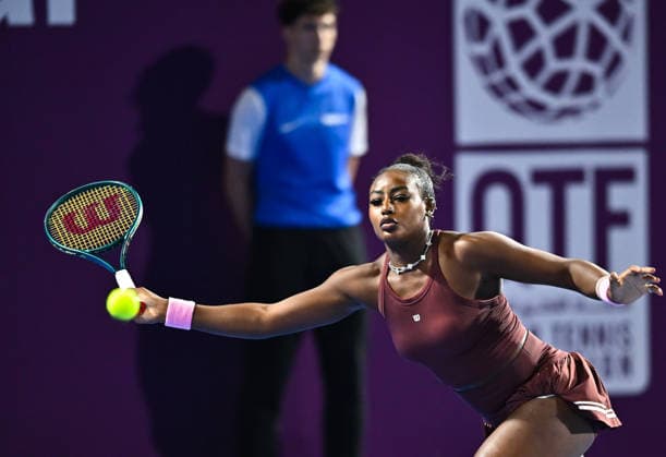 February 10, 2026, Doha, Qatar: Alycia Parks of the United States plays against Qinwen Zheng of China (not in view) during their round of 32 match at the WTA, Tennis Damen Qatar TotalEnergies Open 2026 tennis tournament at the Khalifa International Tennis Complex. .? Qinwen Zheng won against Alycia Parks 6-7,6-3,2-6. WTA Qatar TotalEnergies Open 2026-Round Of 32 In Doha - 10 Feb 2026  - ZUMAs197 20260210_aaa_s197_325 Copyright: xNoushadxVariyattiyakkalx