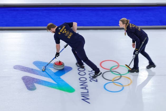 CORTINA D AMPEZZO, ITALY - FEBRUARY 10: Isabella Wranaa and Rasmus Wranaa of Team Sweden compete in the Curling Mixed Doubles Gold Medal Game on day four of the Milano Cortina 2026 Winter Olympics at Cortina Curling Olympic Stadium on February 10, 2026 in Cortina d Ampezzo, Italy.  Copyright: xChinaxNewsxServicex 111620488191