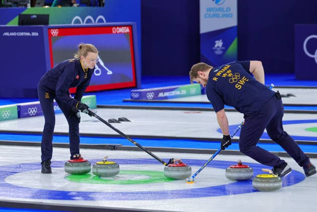 CORTINA D AMPEZZO, ITALY - FEBRUARY 10: Isabella Wranaa and Rasmus Wranaa of Team Sweden compete in the Curling Mixed Doubles Gold Medal Game on day four of the Milano Cortina 2026 Winter Olympics at Cortina Curling Olympic Stadium on February 10, 2026 in Cortina d Ampezzo, Italy.  Copyright: xChinaxNewsxServicex 111620488189