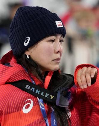 Milan Cortina Olympics: Ski jumping, Skispringen, Ski, nordisch Japanese ski jumper Sara Takanashi sheds tears after the medal ceremony after Japan won the mixed team bronze at the Milan Cortina Olympics on Feb. 10, 2026, at Predazzo Ski Jumping Stadium in Predazzo, Italy.  A14AA0005268320P