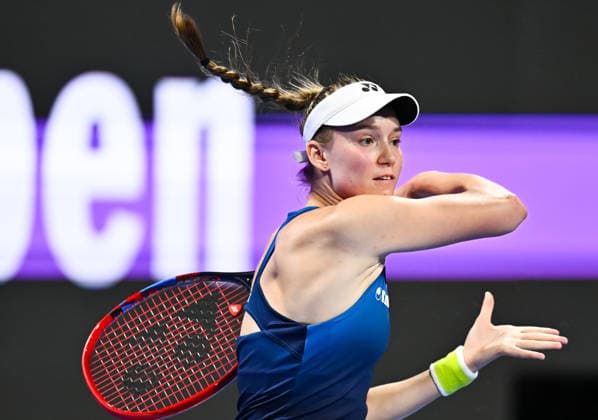 February 10, 2026, Doha, Qatar: Elena Rybakina of Kazakhstan plays against Xinyu Wang of China (not in view) during their round of 32 match at the WTA, Tennis Damen Qatar TotalEnergies Open 2026 tennis tournament at the Khalifa International Tennis Complex. Elena Rybakina won against Xinyu Wang 6-2,6-4. Doha Qatar - ZUMAs197 20260210_aaa_s197_434 Copyright: xNoushadxVariyattiyakkalx