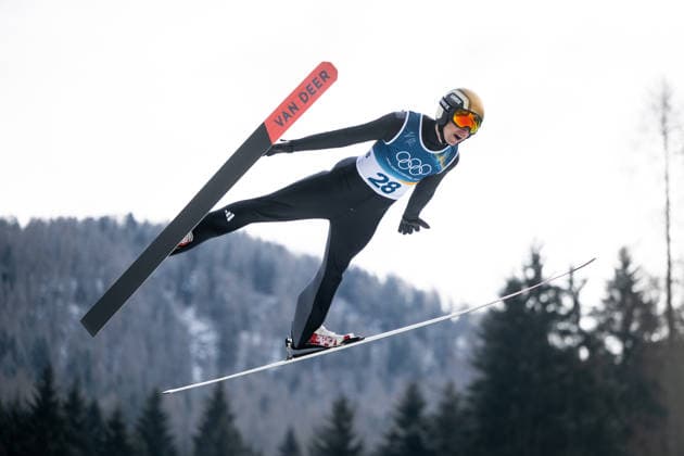 GEIGER Vinzenz (Deutschland), ITA, Olympische Spiele Milano Cortina 2026, Olympia, Nordische Kombination 10 km Gundersen, Skispringen Normalschanze, 11.02.2026 ITA, Olympische Spiele Milano Cortina 2026, Olympia, Nordische Kombination 10 km Gundersen, 11.02.2026 Predazzo *** GEIGER Vinzenz Germany , ITA, Olympic Games Milano Cortina 2026, Olympic Games, Nordic Combined 10 km Gundersen, Ski Jumping Normal Hill, 11 02 2026 ITA, Olympic Games Milano Cortina 2026, Olympic Games, Nordic Combined 10 km Gundersen, 11 02 2026 Predazzo Copyright: xEibner-Pressefoto Memmlerx EP_MMR