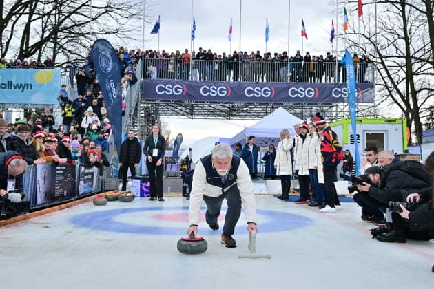 Czech President Petr Pavel and his wife Eva visit Olympic Festival in Ceske Budejovice, Czech Republic, February 11, 2026. Czech President Petr Pavel plays curling in Olympic Festival, Ceske Budejovice, Czech Republic, February 11, 2026. (CTKxPhoto VaclavxPancer) CTKPhotoP2026021104727  CTKPhotoP2026021104727