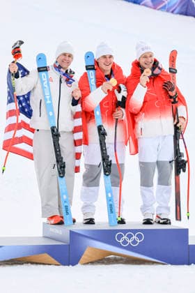 OLYMPICS - Winter Olympic Games, Olympische Spiele, Olympia, OS Milano Cortina 2026 BORMIO,ITALY,11.FEB.26 - OLYMPICS, ALPINE SKIING - Winter Olympic Games Milano Cortina 2026, Super G, men, medal ceremony. Image shows the rejoicing of Ryan Cochran-Siegle (USA), Franjo von Allmen (SUI) and Marco Odermatt (SUI). Keywords: medal.  GEPAxpictures xWolfgangxGrebien