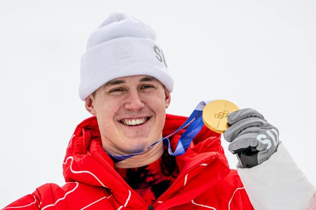 XXV Winter Olympic Games, Olympische Spiele, Olympia, OS in Bormio, Italy, on February 11, 2026. Men s super-G race. Franjo von Allmen of Switzerland celebrates victory (gold medal). (CTKxPhoto DavidxTanecek) CTKPhotoP2026021105314  CTKPhotoP2026021105314
