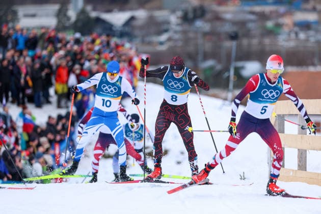 Olympische Winterspiele Milano Cortina 2026 Nordische Kombination Einzel Gundersen Normalschanze 10km am 11.02.2026 im Tesero Cross-Country Skiing Stadium in Cortina d™Ampezzo Vinzenz Geiger ( Deutschland ), mitte *** Olympic Winter Games Milano Cortina 2026 Nordic Combined Individual Gundersen Normal Hill 10km on 11 02 2026 at Tesero Cross Country Skiing Stadium in Cortina d™Ampezzo Vinzenz Geiger Germany , center xMSx