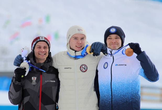 Olympische Winterspiele, Olympia, Nordische Kombination, Individual Gundersen Normal Hill 10km, Langlauf, Val di Fiemme, Tesero Hier die Siegerehrung: 1. OFTEBRO Jens Luraas (NOR) 2. LAMPARTER Johannes (AUT) 3. HIRVONEN Eero (FIN) *** Olympic Winter Games, Olympic Games, Nordic Combined, Individual Gundersen Normal Hill 10km, Cross-Country Skiing, Val di Fiemme, Tesero Here is the podium ceremony 1 OFTEBRO Jens Luraas NOR 2 LAMPARTER Johannes AUT 3 HIRVONEN Eero FIN