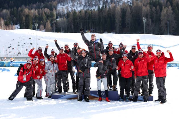 Olympische Winterspiele Milano Cortina 2026 Nordische Kombination Einzel Gundersen Normalschanze 10km am 11.02.2026 im Tesero Cross-Country Skiing Stadium in Cortina d™Ampezzo Johannes Lamparter ( Österreich ) gewinnt die Silber Medaille *** Olympic Winter Games Milano Cortina 2026 Nordic Combined Individual Gundersen Normal Hill 10km on 11 02 2026 at the Tesero Cross Country Skiing Stadium in Cortina d™Ampezzo Johannes Lamparter Austria wins the silver medal xMSx