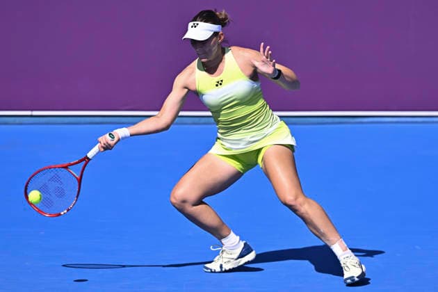 WTA, Tennis Damen Qatar TotalEnergies Open 2026-round of 16 - 11 Feb 2026 Varvara Gracheva of France plays against Maria Sakkari of Greece ( not in view) during the round of 16 match at the WTA Qatar TotalEnergies Open 2026 tennis tournament at the Khalifa International Tennis Complex. Maria Sakkari won against Varvara Gracheva 6-7,6-0.?? Doha Qatar Copyright: xNoushadxVariyattiyakkalx xSOPAxImagesx NVRITYAKAL1-001