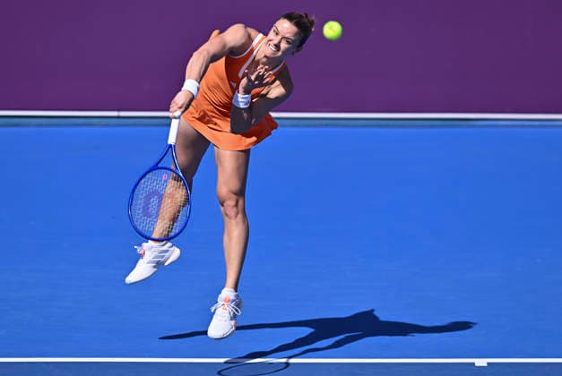 WTA, Tennis Damen Qatar TotalEnergies Open 2026-round of 16 - 11 Feb 2026 Maria Sakkari of Greece plays against Varvara Gracheva of France ( not in view) during the round of 16 match at the WTA Qatar TotalEnergies Open 2026 tennis tournament at the Khalifa International Tennis Complex. Maria Sakkari won against Varvara Gracheva 6-7,6-0.?? Doha Qatar Copyright: xNoushadxVariyattiyakkalx xSOPAxImagesx NVRITYAKAL1-008
