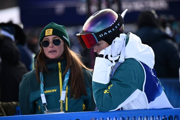2026 WINTER Olympic Games, Olympische Spiele, Olympia, OS A devastated Jakara Anthony of Australia after losing control during her 2nd run in the Freestyle Skiing Women™s Moguls final at the Livigno aerials and moguls park on day 5 of the 2026 Milano Cortina Winter Olympic Games in Sondrio, Italy, Wednesday, February 11, 2026. ( NO ARCHIVING, EDITORIAL USE ONLY MILANO LOMBARDY ITALY  Copyright: xDANxHIMBRECHTSx 20260212120041581708
