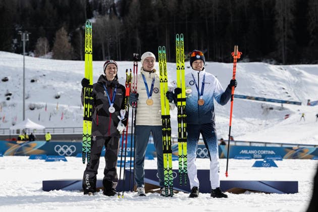 Medaillenzeremonie Johannes Lamparter ( Österreich ), Jens Luraas Oftebro ( Norwegen ) und Eero Hirvonen ( Finnland ), Nordic Combined Individual Men, Milano Cortina 2026 Olympic Games, Olympische Spiele, Olympia, OS 11-02-2026 *** Medal ceremony Johannes Lamparter Austria , Jens Luraas Oftebro Norway and Eero Hirvonen Finland , Nordic Combined Individual Men, Milano Cortina 2026 Olympic Games 11 02 2026 Copyright: HMBxMedia MarcxNiemeyer
