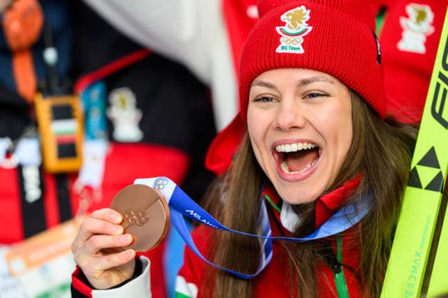 260211 Bronze medalist Lora Hristova of Bulgaria celebrates on the podium after the women s biathlon 15 km individual during day 5 of the 2026 Winter Olympics on February 11, 2026 in Anterselva. Photo: Mathias Bergeld BILDBYRAN kod MB JM0789 skidskytte biathlon skiskyting Olympic Games, Olympische Spiele, Olympia, OS olympics winter olympics os ol olympiska spel vinter-os olympiske leker milano cortina 2026 milan cortina 2026 milano cortina 2026 olympic games milano cortina 2026 winter olympic games milano cortina-os milano cortina-ol vinter-ol 5 bbeng individual 15 km dam women kvinner Bronze brons *** 260211 Bronze medalist Lora Hristova of Bulgaria celebrates on the podium after the women s biathlon 15 km individual during day 5 of the 2026 Winter Olympics on February 11, 2026 in Anterselva Photo Mathias Bergeld BILDBYRAN code MB JM0789 biathlon biathlon olympic games olympics olympics winter olympics os ol olympiska spel vinter os olympiske leker milano cortina 2026 milan cortina 2026 milano cortina 2026 olympic games milano cortina 2026 winter olympic games milano cortina os milano cortina ol vinter ol 5 bbeng individual 15 km dam women kvinner Bronze bronze  Copyright: MATHIASxBERGELD BB260211MB094