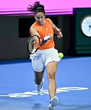 WTA, Tennis Damen QATAR TOTALENERGIES OPEN 2026-ROUND OF 16 Daria Kasatkina of Australia competes in her round of 16 match against Iga Swiatek of Poland during the WTA Qatar TotalEnergies Open 2026 tennis tournament at the Khalifa International Tennis Complex in Doha, Qatar, on February 11, 2026. ¨ ¨¨ DOHA Qatar Copyright: xNOUSHADx