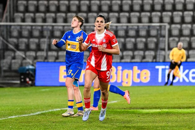 Fußball I Frauen I Saison 2025-2026 I Bundesliga I 16. Spieltag I FC Carl Zeiss Jena - FC Bayern München I 11.02.2026 Torjubel Jovana Damnjanovic (9, FC Bayern München) nach dem Tor zum 2:0 Jena Ernst-Abbe-Sportfeld, ad hoc Arena Thüringen Deutschland Copyright: xLobeca InesxHähnelx