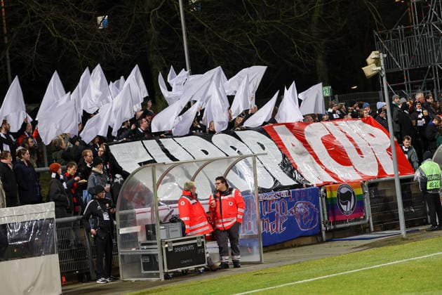 FBL - UEFA Women™s Europa Cup 2025 26 Eintracht Frankfurt - Nordsjaelland Eintracht Frankfurt fans choreography by the fans, Fans, mood, scarves, jerseys, emotion during the Women™s Europa Cup match between Eintracht Frankfurt and Nordsaelland at Stadion am Brentanobad in Frankfurt am Main, Germany, February 11, 2026. Copyright: JoaquimxFerreira