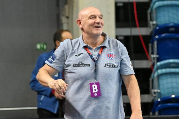 Herbert Mueller (Thueringer HC, Trainer) VfL Oldenburg vs. Thueringer HC, ALSCO Handball Bundesliga Frauen, 17. Spieltag, Saison 2025 2026, 11.02.2026, VfL Oldenburg vs. Thueringer HC, ALSCO Handball Bundesliga Frauen, 17. Spieltag, Saison 2025 2026, 11.02.2026 Oldenburg Copyright: xEibner-Pressefoto RobertxGertzenx EP_RGN