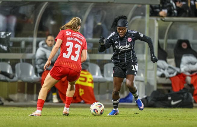 GER, Frankfurt, Eintracht Frankfurt vs FC Nordsjaelland, Europacup, Fussball, UEFA, Spielzeit 2024 2026, Stadion am Brentanobad, Viertelfinale, Hinspiel im Bild v.l.: Hannah Jorgensen (FC Nordsjaelland Frauen 33), Nicole Anyomi (Eintracht Frankfurt Frauen 19) DFB DFL REGULATIONS PROHIBIT ANY USE OF PHOTOGRAPHS AS IMAGE SEQUENCES AND OR QUASI-VIDEO, 11.02.2026 Copyright: HMBxMedia HendrikxHamelau
