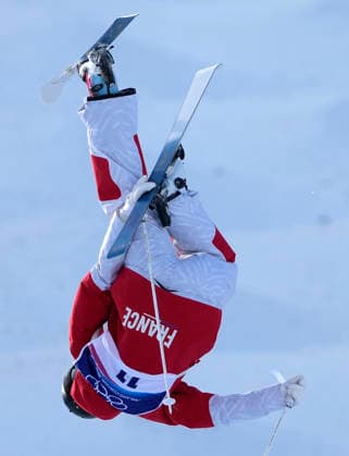 Perrine Laffont of France competes in her final run at the Women s Freestyle Skiing Moguls Finals at the Milano Cortina 2026 Winter Olympic Games, Olympische Spiele, Olympia, OS in Livigno, Italy, on Wednesday, February 11, 2026. Lemley of the United States won the gold medal, Jaelin Kauf of the United States won the silver medal and Perrine Laffont of France won the bronze medal.  OLY20260211872 BOBxSTRONG