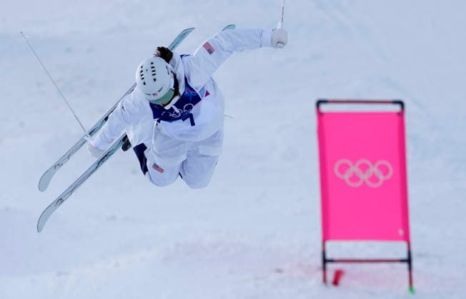 Jaelin Kauf of the United States competes in her final run at the Women s Freestyle Skiing Moguls Finals at the Milano Cortina 2026 Winter Olympic Games, Olympische Spiele, Olympia, OS in Livigno, Italy, on Wednesday, February 11, 2026. Lemley of the United States won the gold medal, Jaelin Kauf of the United States won the silver medal and Perrine Laffont of France won the bronze medal.  OLY20260211874 BOBxSTRONG