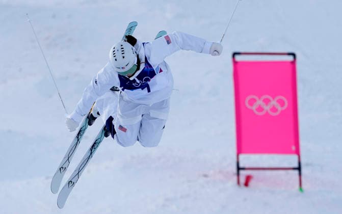 Jaelin Kauf of the United States competes in the Women s Freestyle Skiing Moguls Finals at the Milano Cortina 2026 Winter Olympic Games, Olympische Spiele, Olympia, OS in Livigno, Italy, on Wednesday, February 11, 2026. Elizabeth Lemley of the United States won the gold medal, Jaelin Kauf of the United States won the silver medal and Perrine Laffont of France won the bronze medal.  OLY20260211882 BOBxSTRONG