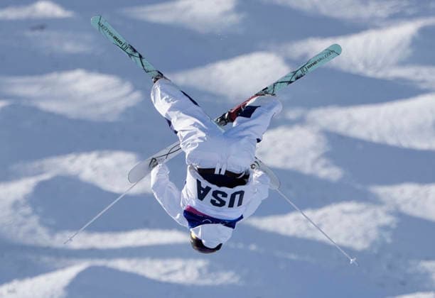 Jaelin Kauf of the United States competes in the Women s Freestyle Skiing Moguls Finals at the Milano Cortina 2026 Winter Olympic Games, Olympische Spiele, Olympia, OS in Livigno, Italy, on Wednesday, February 11, 2026. Elizabeth Lemley of the United States won the gold medal, Jaelin Kauf of the United States won the silver medal and Perrine Laffont of France won the bronze medal.  OLY20260211883 BOBxSTRONG