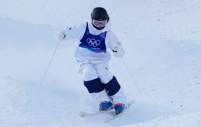 Elizabeth Lemley of the United States competes in the final run of the Women s Freestyle Skiing Moguls Finals at the Milano Cortina 2026 Winter Olympic Games, Olympische Spiele, Olympia, OS in Livigno, Italy, on Wednesday, February 11, 2026. Lemley won the gold medal, Jaelin Kauf of the United States won the silver medal and Perrine Laffont of France won the bronze medal.  OLY20260211894 BOBxSTRONG