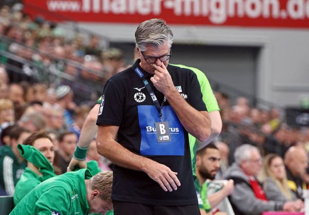 11.02.2026, xovx, Handball Daikin Handball Bundesliga, HSG Wetzlar - Füchse Berlin Trainer Runar Sigtryggsson (HSG Wetzlar) enttäuscht, enttäuscht schauend Wetzlar Buderus-Arena Hessen Deutschland (DE)