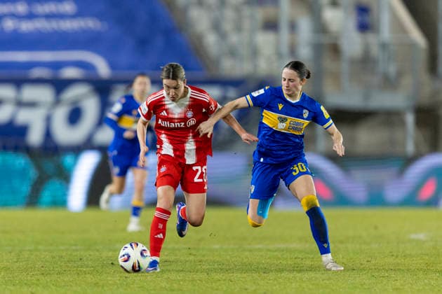 Google Pixel Frauen-Bundesliga: FC Carl Zeiss Jena vs. FC Bayern München; Jena; 11.02.2026 Barbara Dunst ( 28; FC Bayern München) gegen Elena Mühlemann ( 30; FC Carl Zeiss Jena) Google Pixel Frauen-Bundesliga: FC Carl Zeiss Jena vs. FC Bayern München; ad hoc arena im Ernst-Abbe-Sportfeld; 11.02.2026 DFB REGULATIONS PROHIBIT ANY USE OF PHOTOGRAPHS AS IMAGE SEQUENCES AND OR QUASI-VIDEO. Copyright: xBEAUTIFULxSPORTS Duehringx