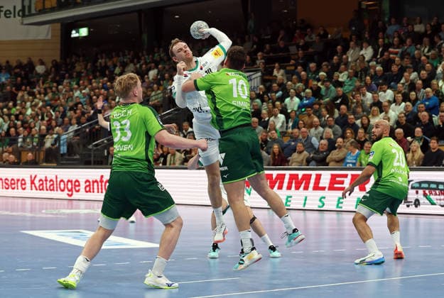 11.02.2026, xovx, Handball Daikin Handball Bundesliga, HSG Wetzlar - Füchse Berlin v.l. Georg Löwen (HSG Wetzlar), Mathias Gidsel (Füchse Berlin), Josip Simic (HSG Wetzlar), Cyrill Akakpo (HSG Wetzlar) Wetzlar Buderus-Arena Hessen Deutschland (DE)