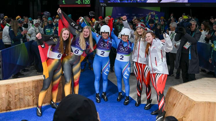OLYMPICS - Winter Olympic Games, Olympische Spiele, Olympia, OS Milano Cortina 2026 CORTINA D AMPEZZO,ITALY,11.FEB.26 - OLYMPICS, LUGE - Winter Olympic Games Milano Cortina 2026, women, doubles. Image shows the rejoicing of Dajana Eitberger and Magdalena Matschina (GER), Andrea Voetter and Marion Oberhofer (ITA) and Selina Egle and Lara Michaela Kipp (AUT).  GEPAxpictures xAlexanderxSolc
