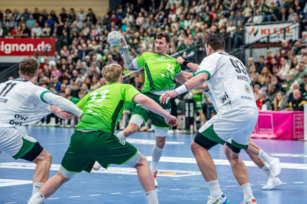 Handball Bundesliga; HSG Wetzlar - Füchse Berlin, 11.02.26 Jona Schoch (HSG Wetzlar, 22), Georg Löwen ((HSG Wetzlar, 33), Mijajlo Marseni? (Füchse Berlin, 93), Lasse Andersson (Füchse Berlin, 11) Handball Bundesliga; HSG Wetzlar - Füchse Berlin: Wetzlar, 11.02.26 Copyright: xBEAUTIFULxSPORTS Roeczeyx