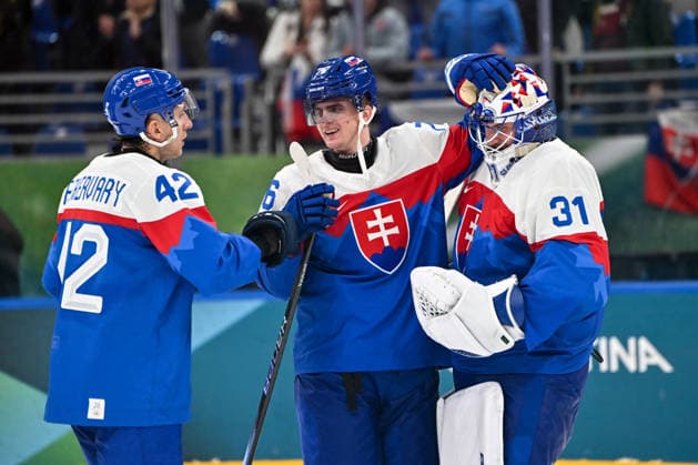 11 02 2026, Milano, Santa Giulia Ice hockey, Eishockey Arena, Winter Olympics: Slovakia - Finland (Ice Hockey), Martin Fehervary of Slovakia left, Martin Pospisil of Slovakia center and Samuel Hlavaj of Slovakia right celebrate the victory Milano Santa Giulia Ice Hockey Arena Lombardy Italy *** 11 02 2026, Milano, Santa Giulia Ice Hockey Arena, Winter Olympics Slovakia Finland Ice Hockey , Martin Fehervary of Slovakia left, Martin Pospisil of Slovakia center and Samuel Hlavaj of Slovakia right celebrate the victory Milano Santa Giulia Ice Hockey Arena Lombardy Italy Copyright: xJustPictures.ch AndreaxBrancax jp-en-AnBr-AB-AAB_288711022026